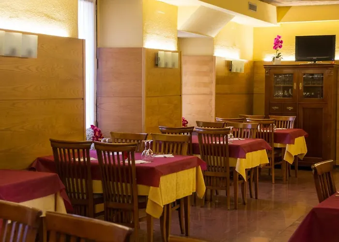 Tirso De Molina Penzion